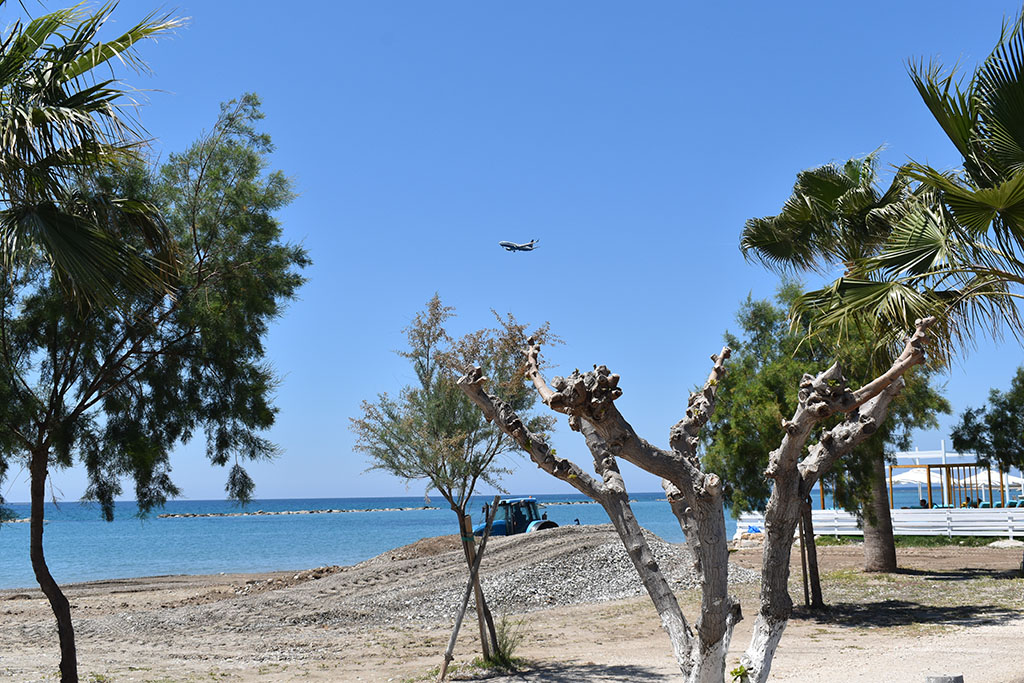 Riccos-beach-area 05 riccos-beach-area_05