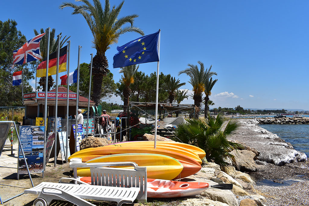 riccos-beach-area_19