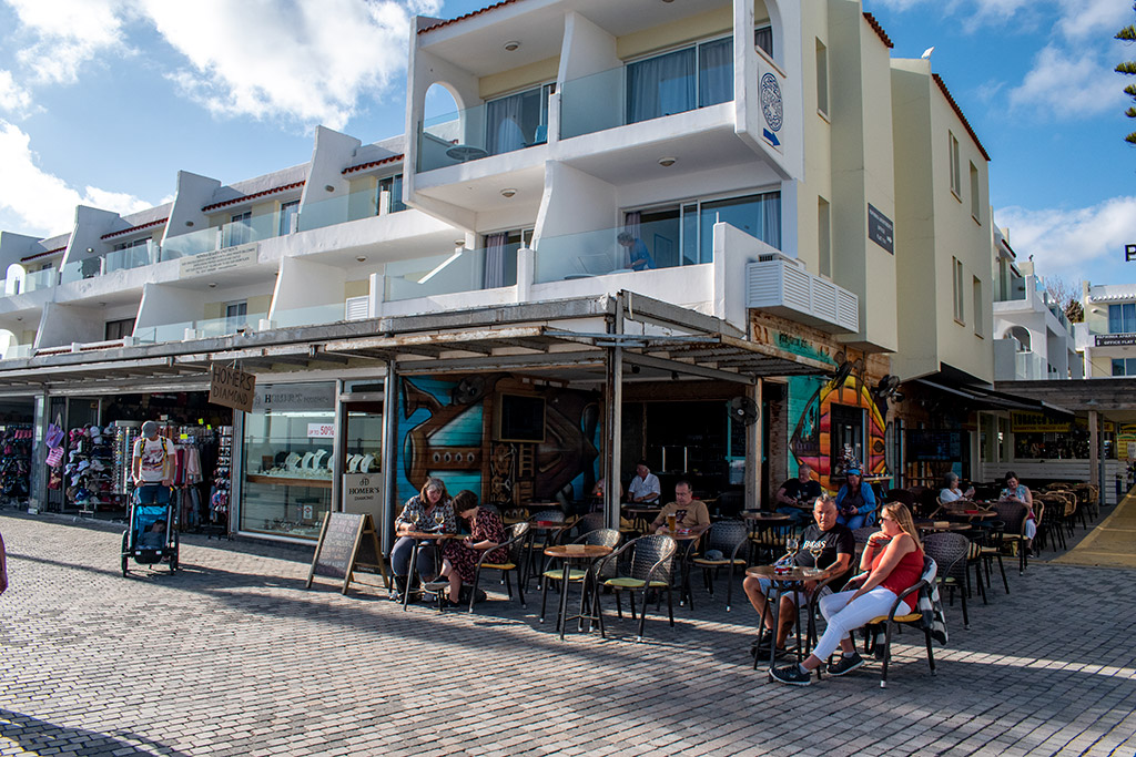 seafront-and-bar-street-renovations_07