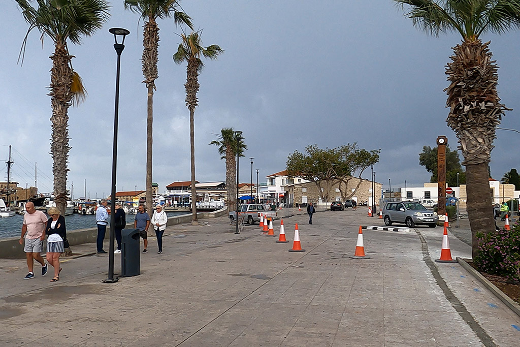 Stormy-seafront-scenes 01 stormy-seafront-scenes_01