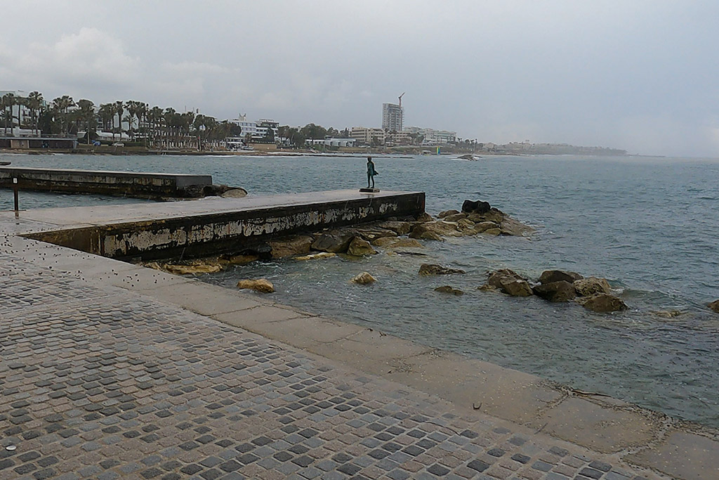 Stormy-seafront-scenes 07 stormy-seafront-scenes_07