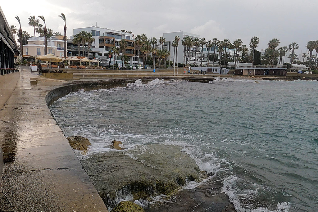 Stormy-seafront-scenes 09 stormy-seafront-scenes_09