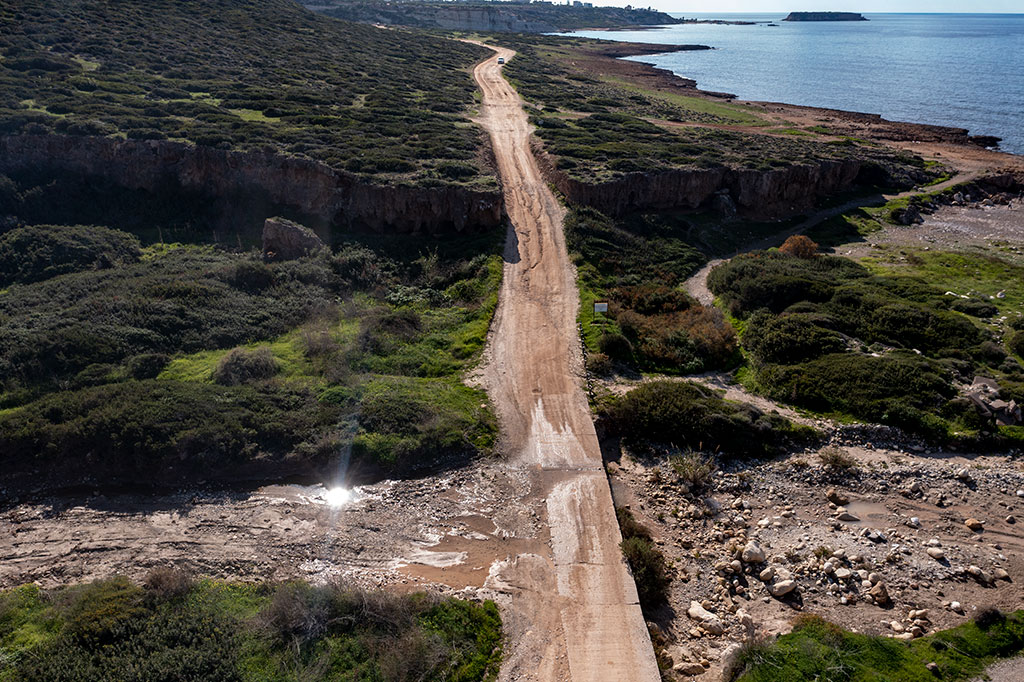 white-river-beach-roadworks_06