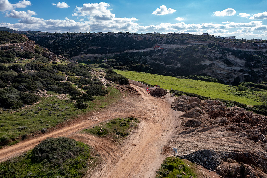 white-river-beach-roadworks_07