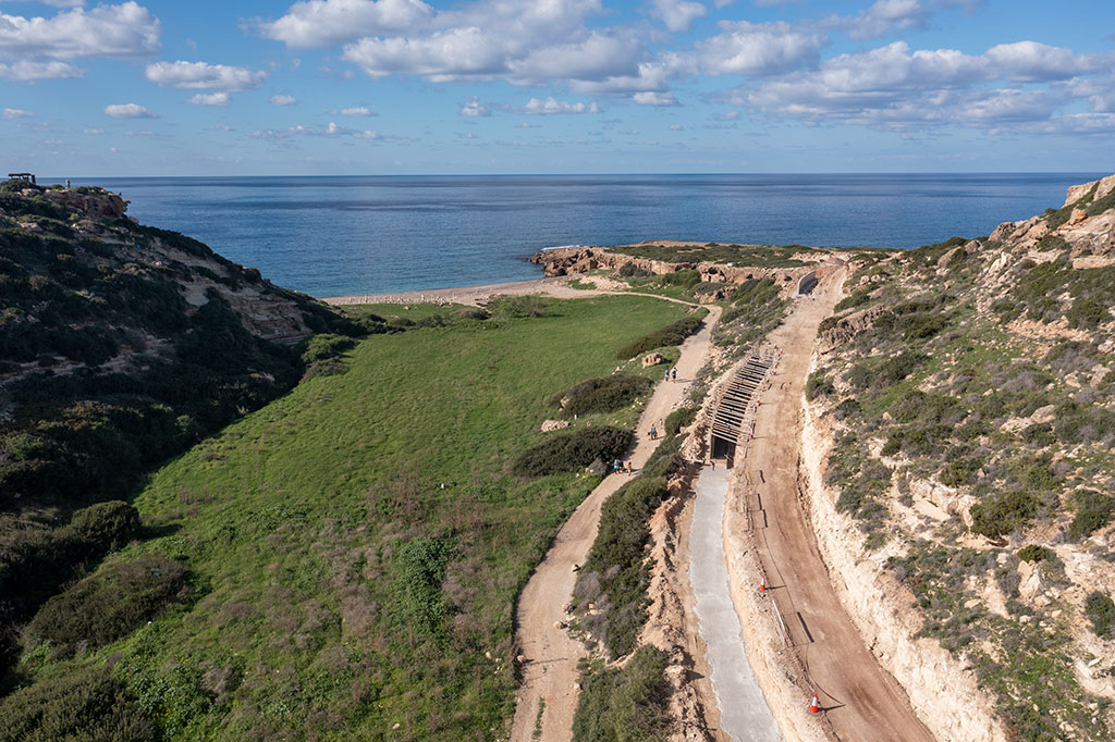 white-river-beach-roadworks_09