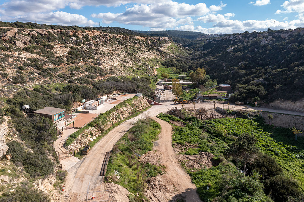 white-river-beach-roadworks_10