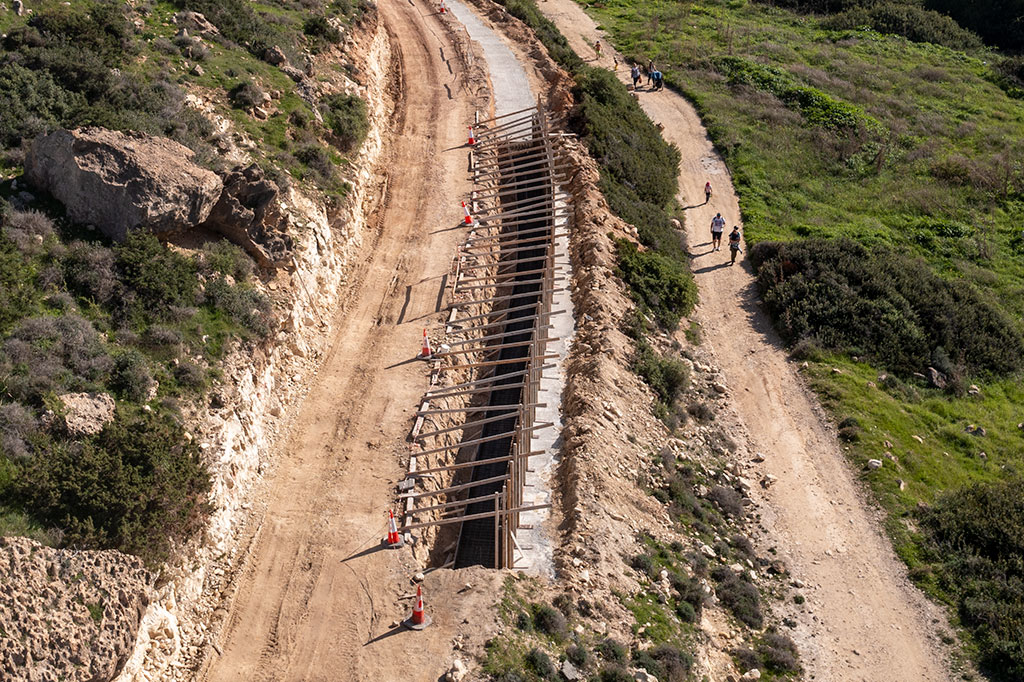 white-river-beach-roadworks_11