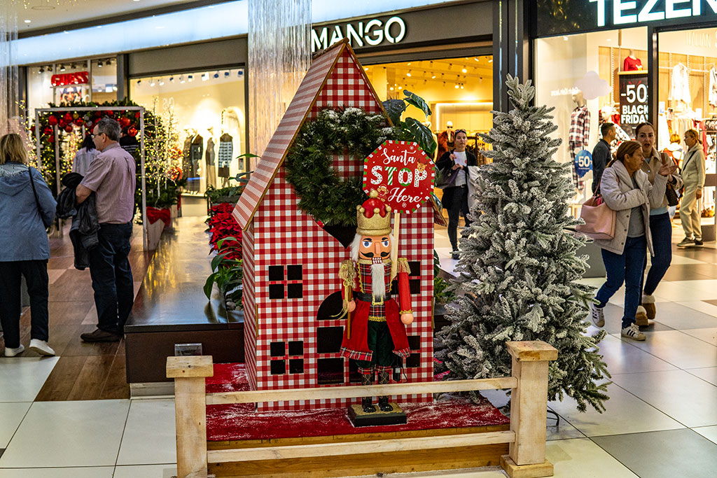 Christmas-mall-2024 07 christmas-mall-2024_07