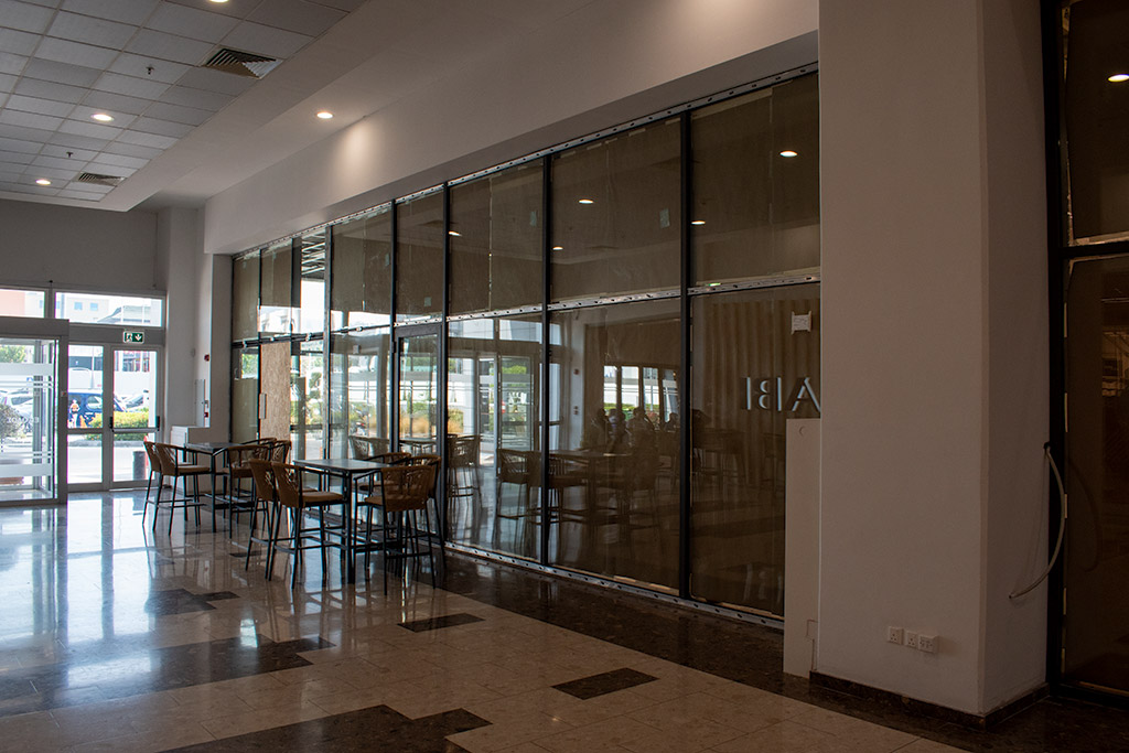 lidl-and-neon-mall_03