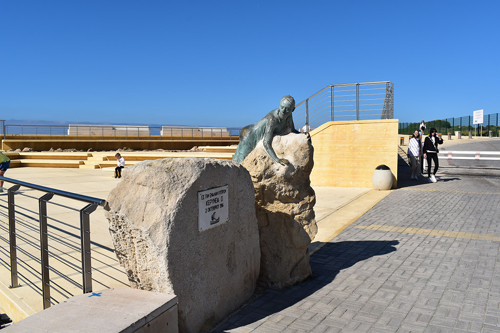 paphos-harbour-walkway_02