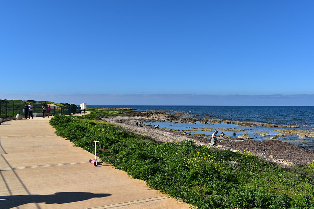 Paphos-harbour-walkway 21 paphos-harbour-walkway_21