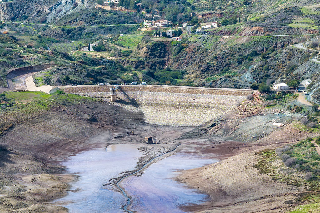 mavrokolympos-reservoir-is-empty_03