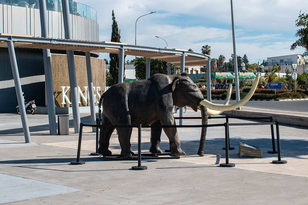 prehistoric-mall_01