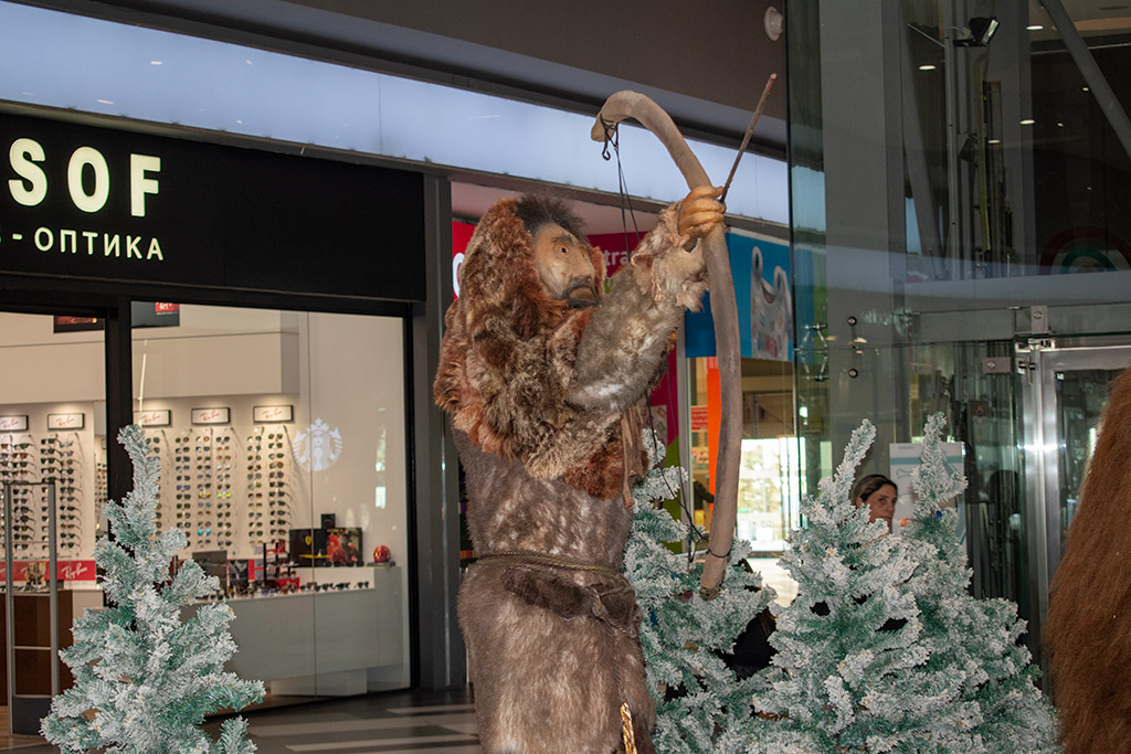 prehistoric-mall_20
