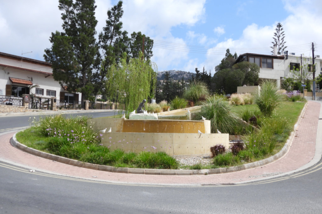 Tala-roundabout-sculpture 05 tala-roundabout-sculpture_05