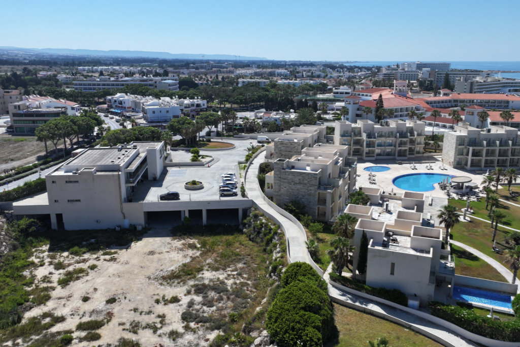 Amphora Resort