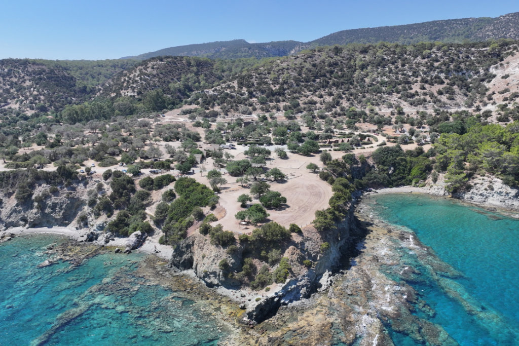 polis-coast-in-august_02