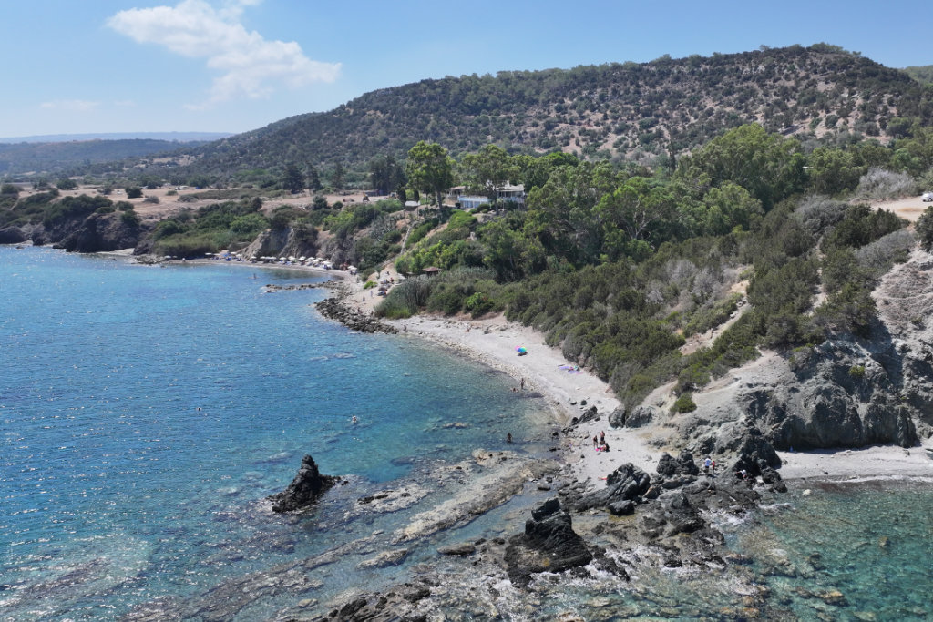 polis-coast-in-august_03
