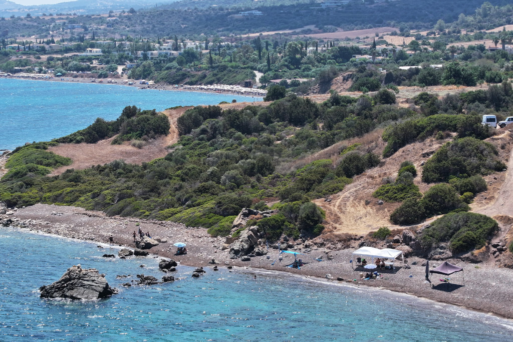 polis-coast-in-august_07