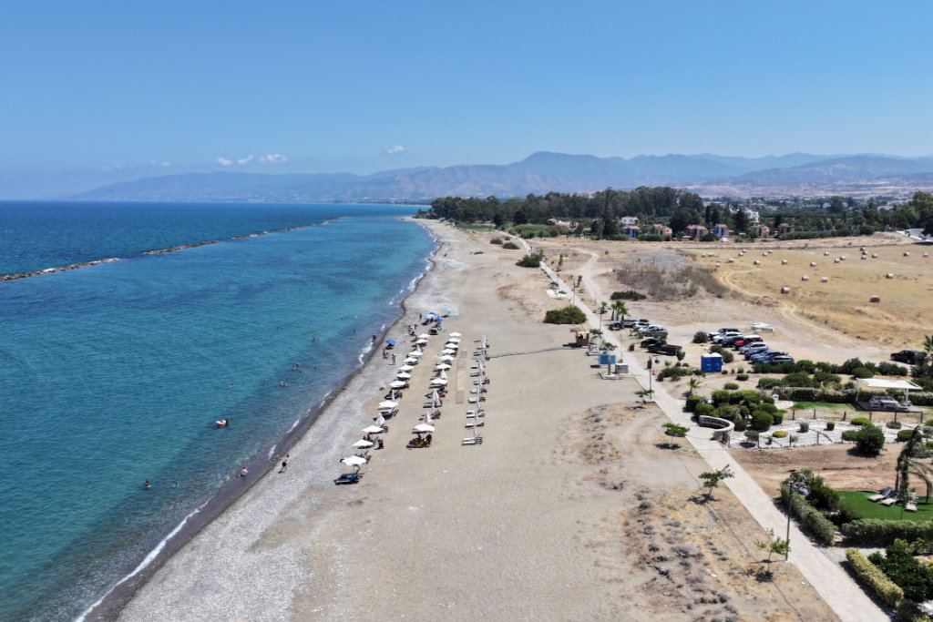 polis-coast-in-august_37