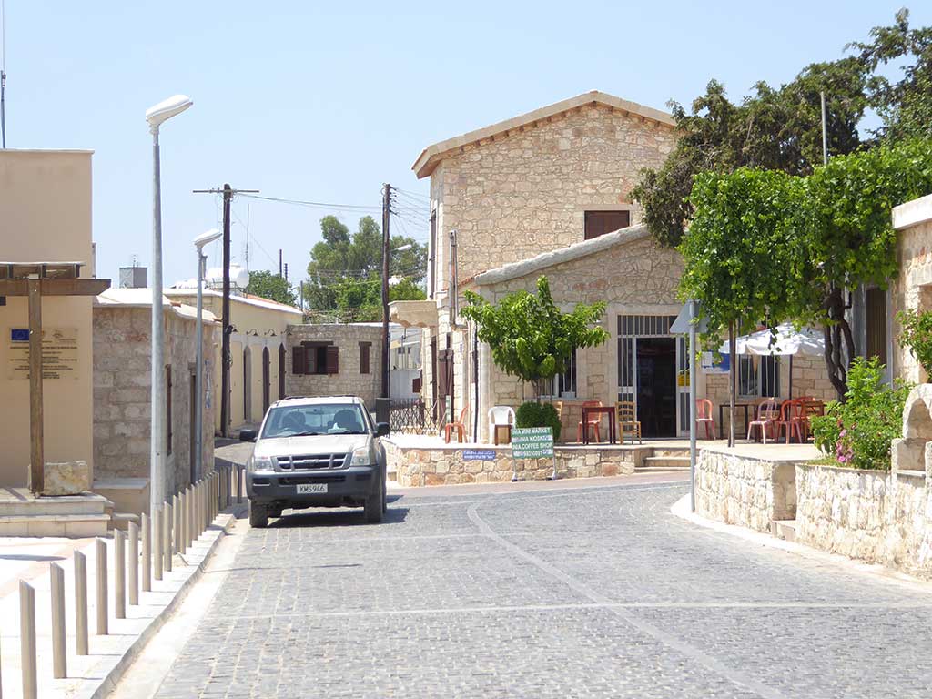 Akamas By Car 02 Ineia akamas_by_car_02_ineia