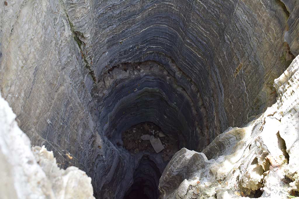 Eledio Quartz Mines 20 eledio_quartz_mines_20