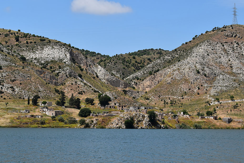 foinikas-by-the-lake_75