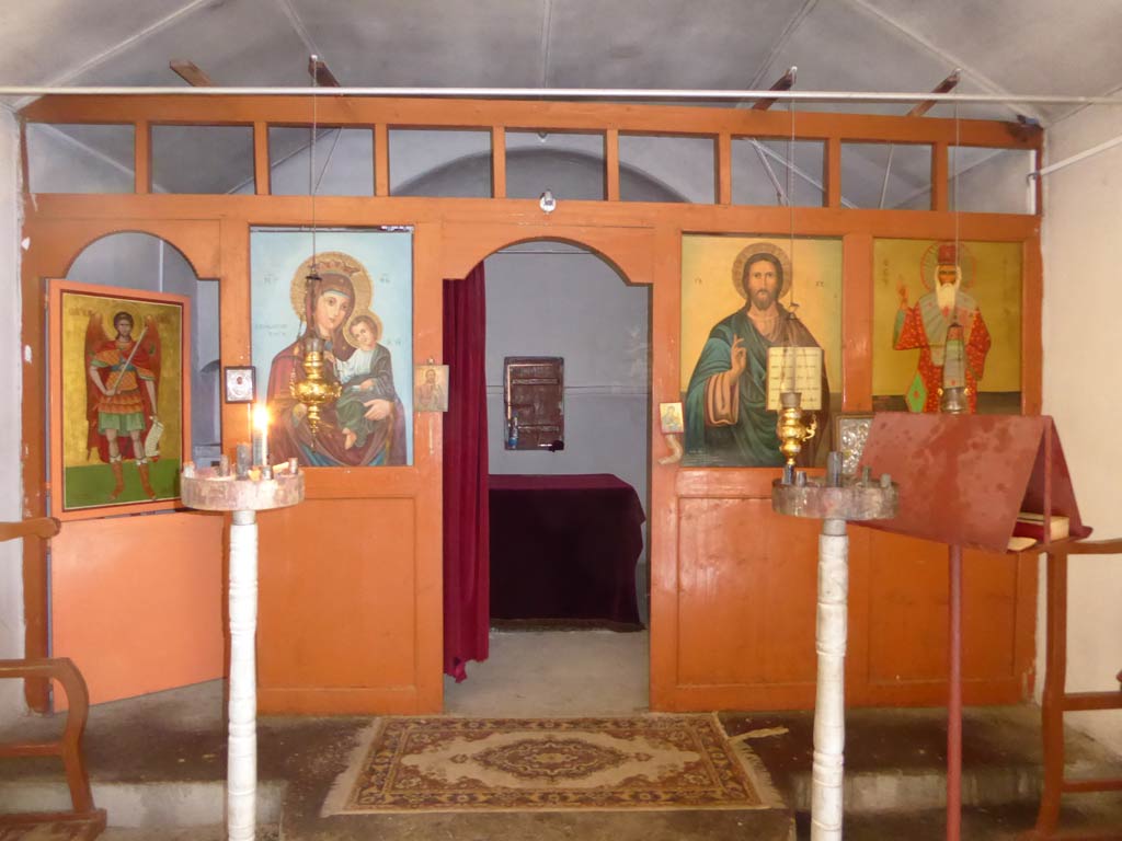 from_kannaviou_to_polis_07_stavros_kratimaton_church_interior