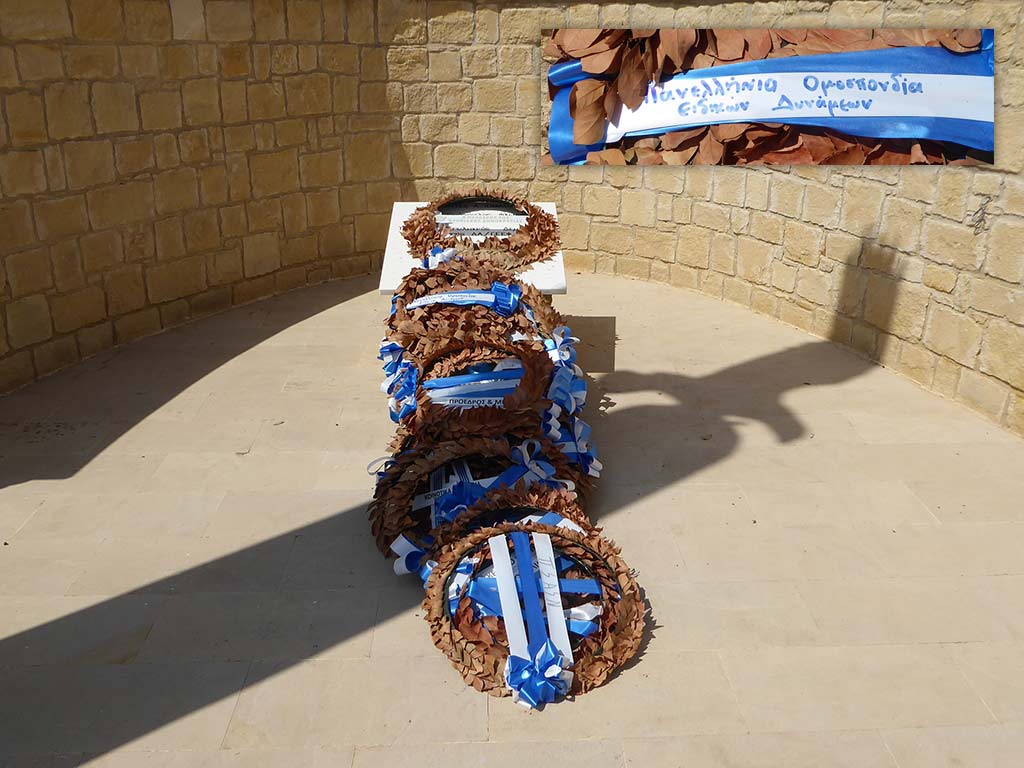 kouklia_memorial_14_wreaths