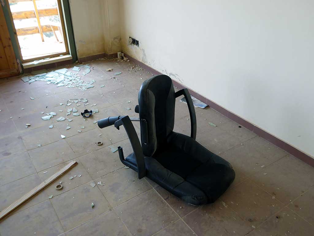 23 Old Chair 23_old_chair