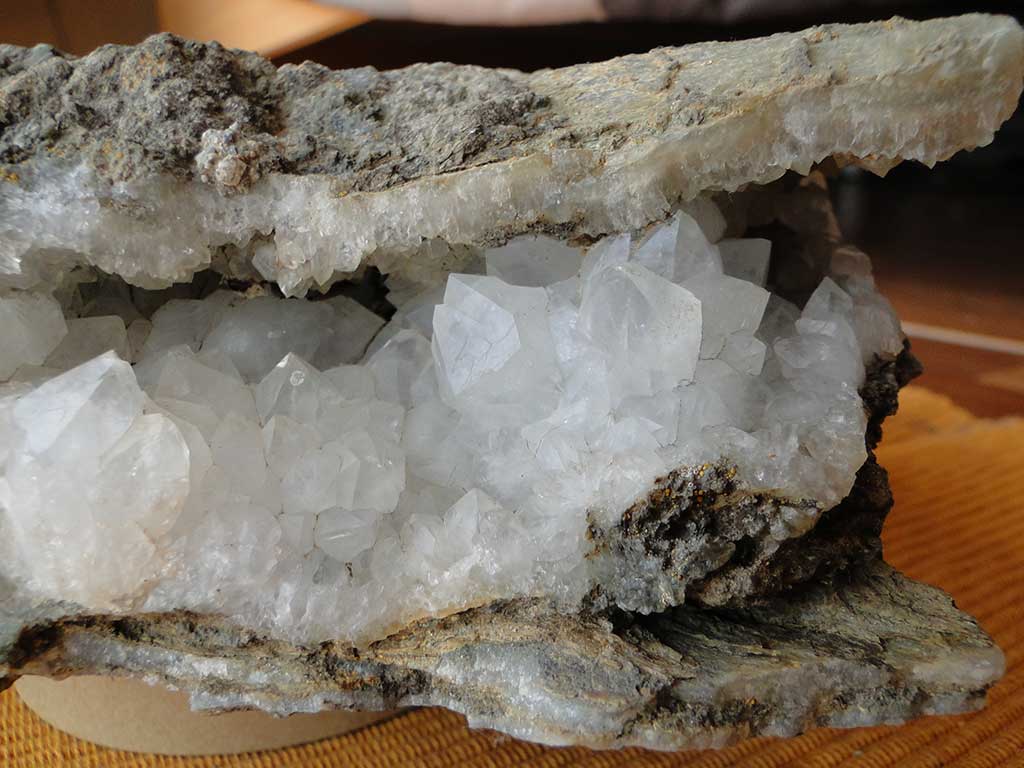 06_paphos_minerals_crystals