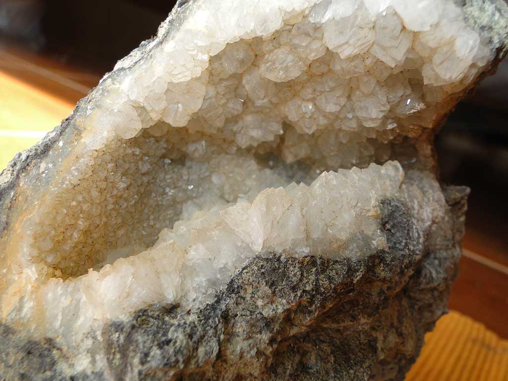 07_paphos_minerals_crystals