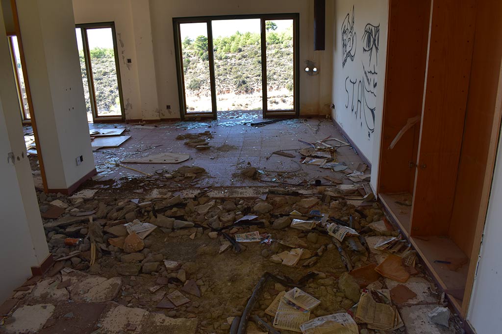 Return-to-the-abandoned-ranch 14 return-to-the-abandoned-ranch_14
