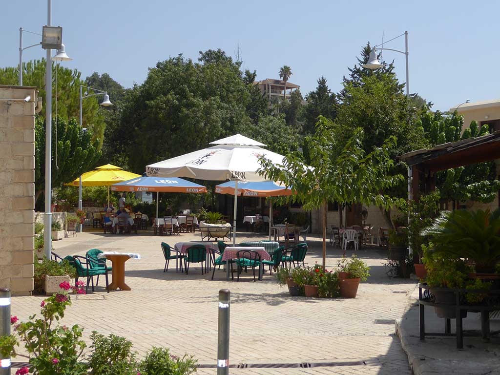 simou_14_taverna