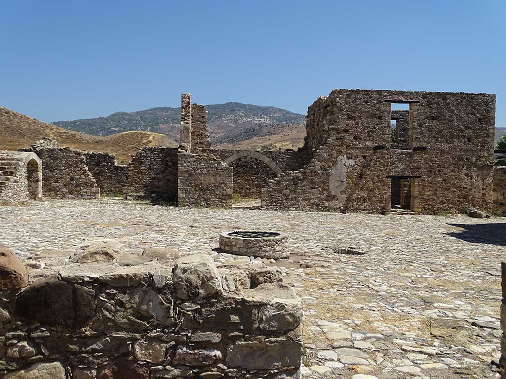 Sinti Monastery 16 081 sinti_monastery_16_081