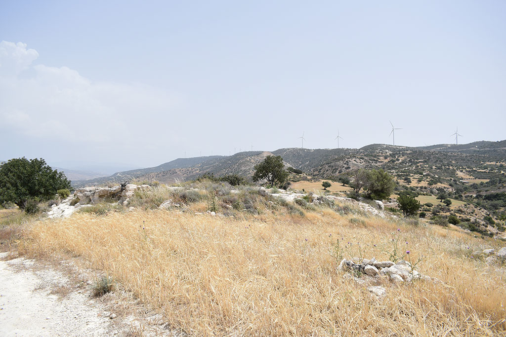 souskiou_cemetery_01