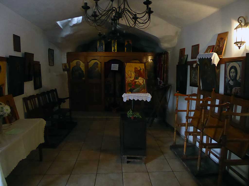 04_inside_church