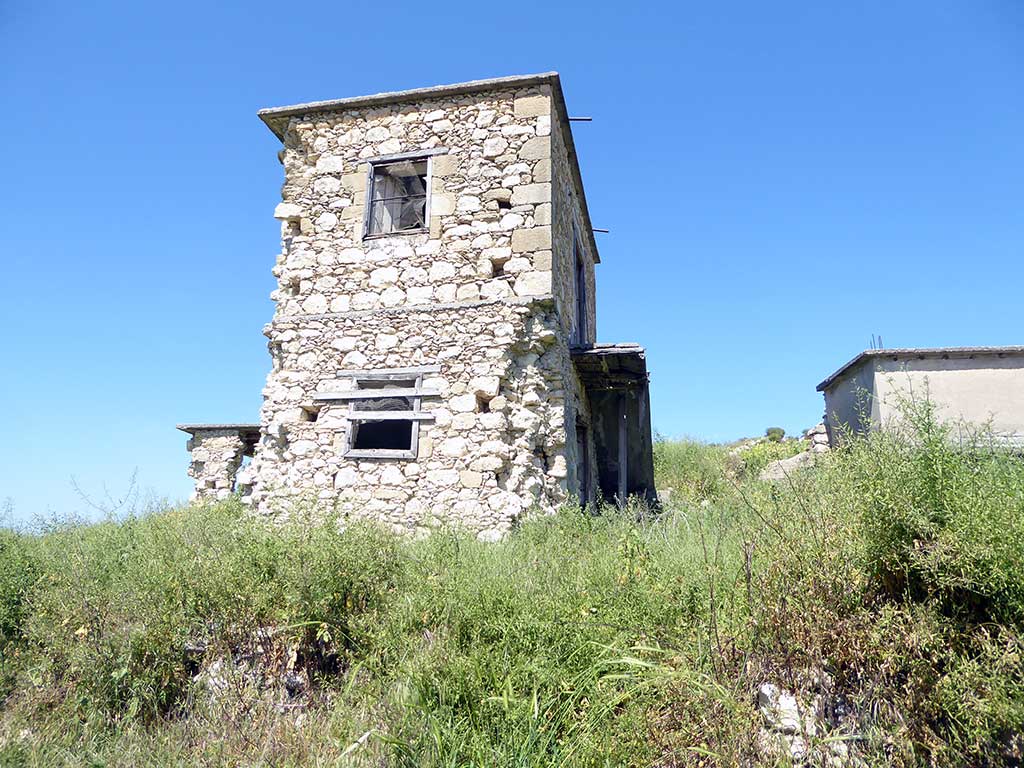 02 Big House 02_big_house