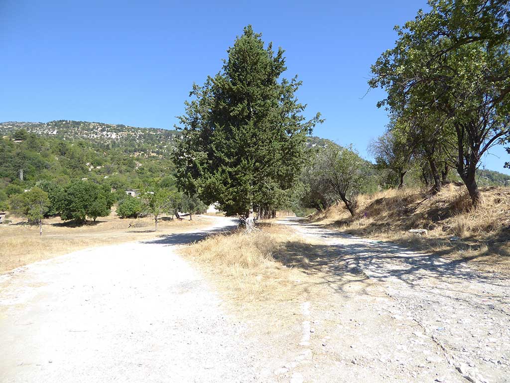 Vretsia To Kelefos 04 Right Track vretsia_to_kelefos_04_right_track