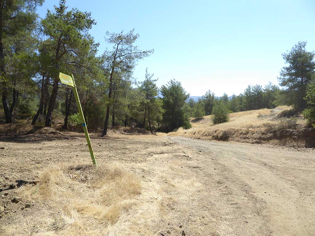 vretsia_to_kelefos_13_down_here