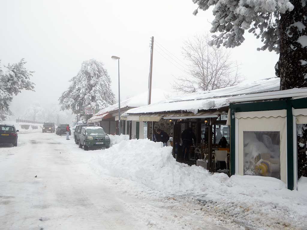 Snow By Stalls snow_by_stalls