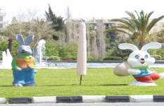 Easter Bunny At Debenhams Roundabout 2017